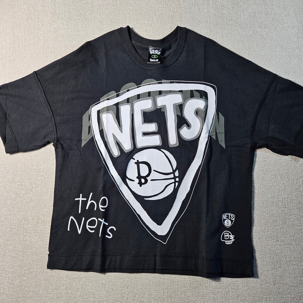 Shoe Palace Brooklyn Nets NBA Oversized Shirt Mens Small NWT Licensed